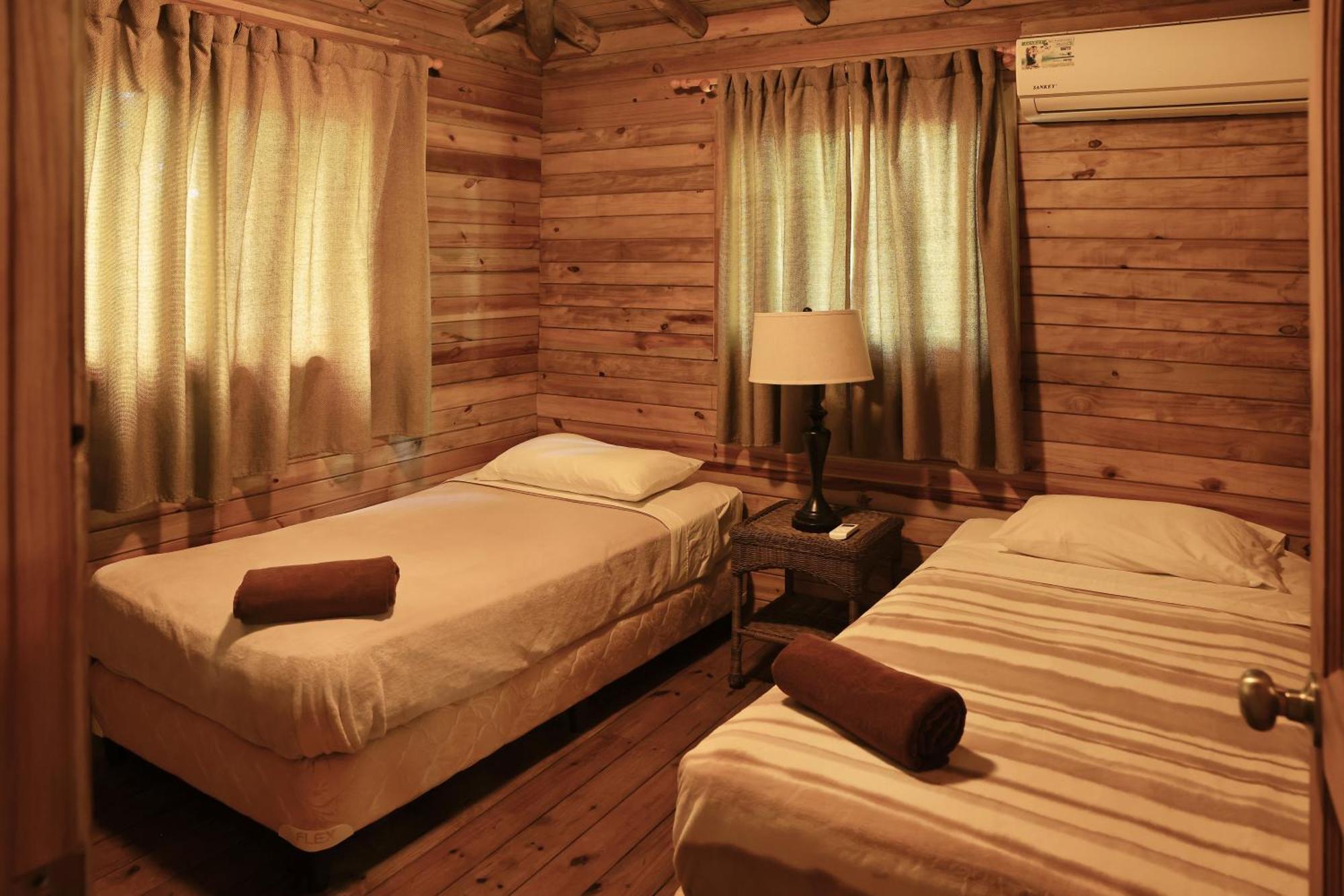 Hotel Oasis & Surf Camp 산타 카탈리나 외부 사진